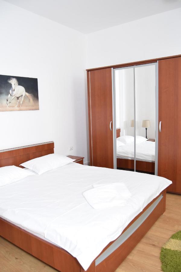 Deluxe Double Room,1731513169:JPEG
